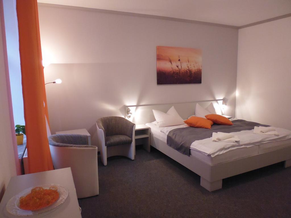 Pension Kamenny Dvur Marianske Lazne Exterior photo